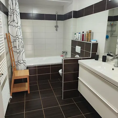 アパート Apartman Ptice