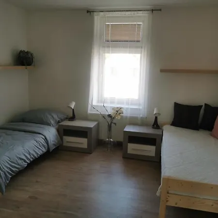 アパート Apartman Ptice